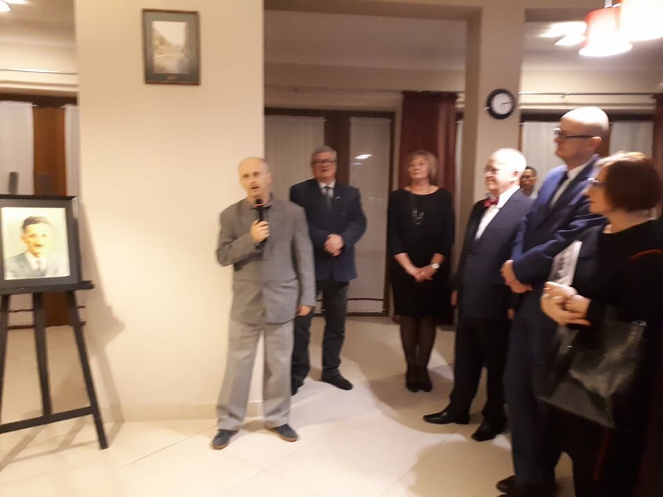 79290463 2406055586190759 228838829648248832 o